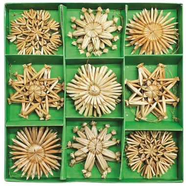 Szalmadíszek dobozban 26 db, kb. 6 cm